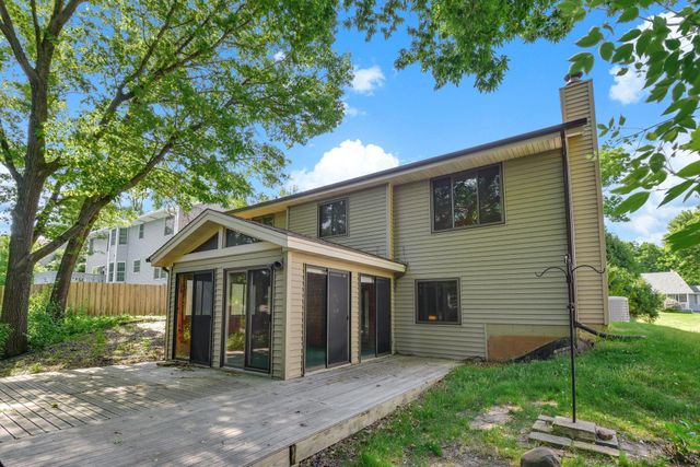 400 Interlachen Road, Burnsville, MN 55306