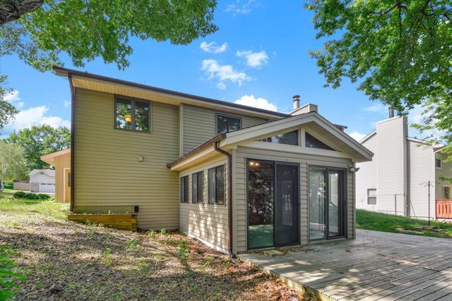 400 Interlachen Road, Burnsville, MN 55306