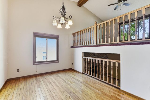 400 Interlachen Road, Burnsville, MN 55306