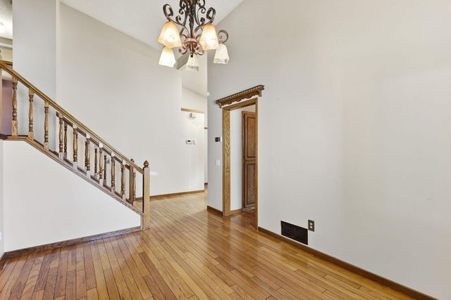 400 Interlachen Road, Burnsville, MN 55306