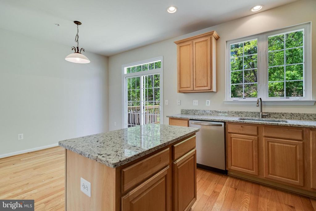 Image 13 of property listing at 136 RIVERWATCH DR, Indian Head, MD 20640