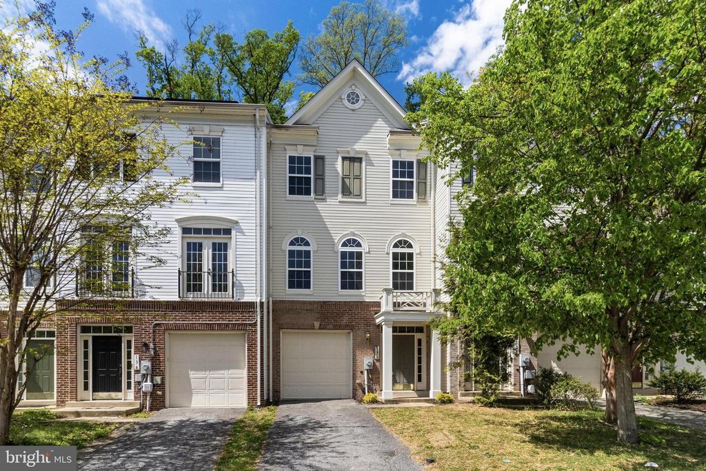 Image 2 of property listing at 136 RIVERWATCH DR, Indian Head, MD 20640