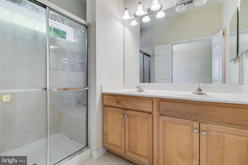 Image 21 of property listing at 136 RIVERWATCH DR, Indian Head, MD 20640