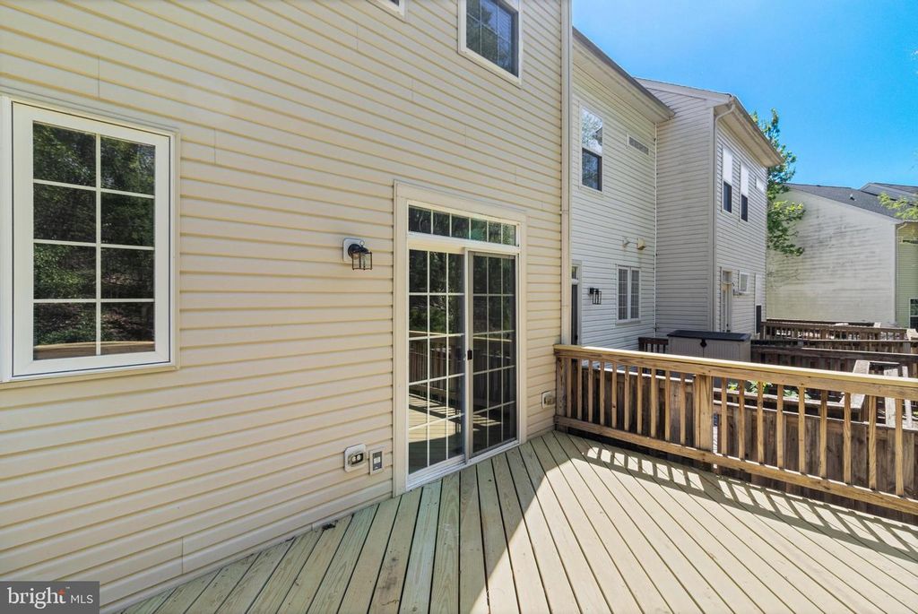 Image 24 of property listing at 136 RIVERWATCH DR, Indian Head, MD 20640