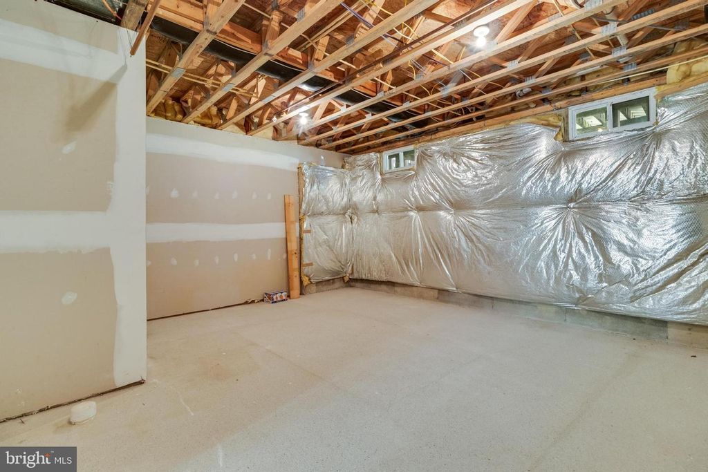 Image 30 of property listing at 136 RIVERWATCH DR, Indian Head, MD 20640