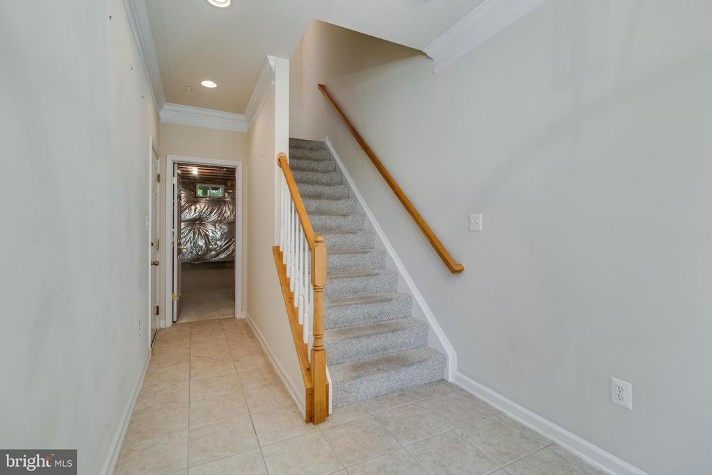 Image 6 of property listing at 136 RIVERWATCH DR, Indian Head, MD 20640