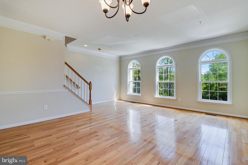 Image 8 of property listing at 136 RIVERWATCH DR, Indian Head, MD 20640