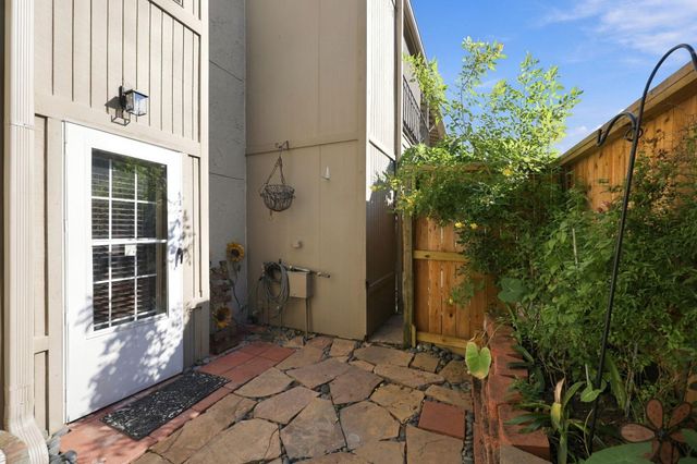 5711 Sugar Hill Drive 117, Houston, TX 77057