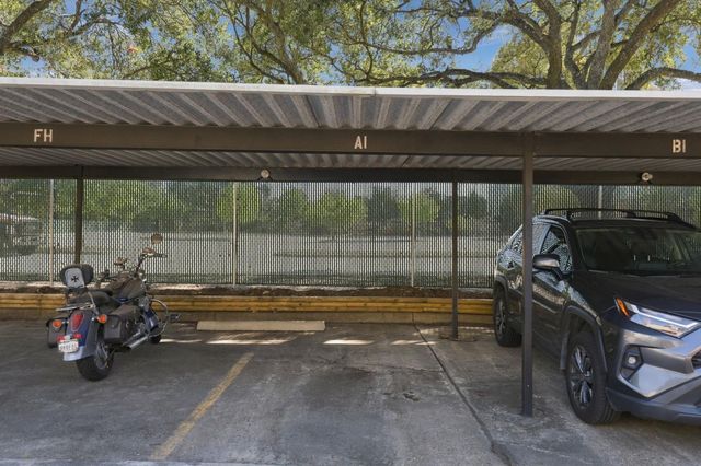 5711 Sugar Hill Drive 117, Houston, TX 77057
