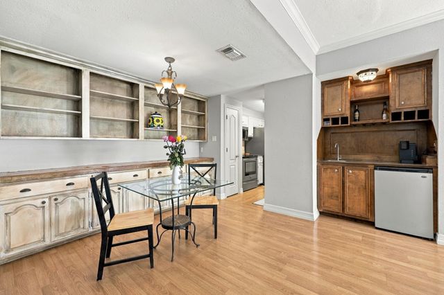 5711 Sugar Hill Drive 117, Houston, TX 77057