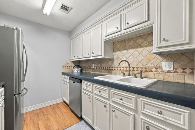 5711 Sugar Hill Drive 117, Houston, TX 77057