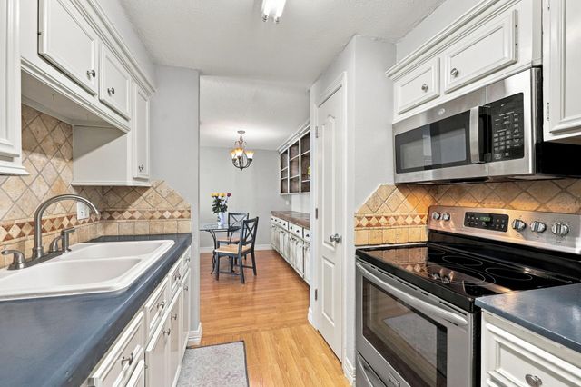 5711 Sugar Hill Drive 117, Houston, TX 77057