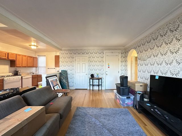 918 Green Bay Road 3A, Winnetka, IL 60093