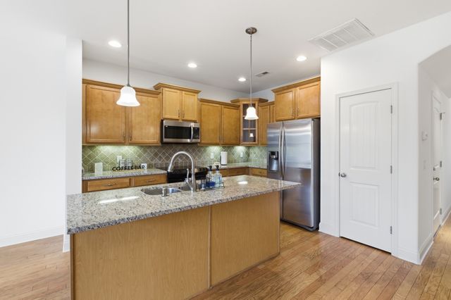 409 Waterbrook Dr, Mount Juliet, TN 37122