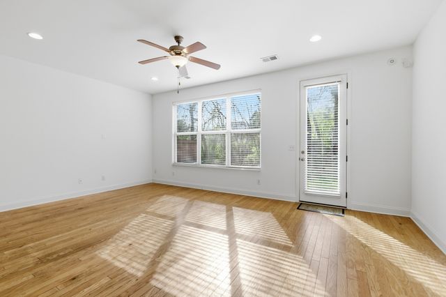 409 Waterbrook Dr, Mount Juliet, TN 37122