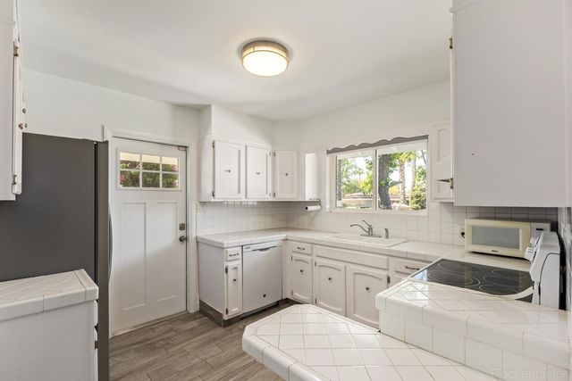 6631 N 12th Place, Phoenix, AZ 85014