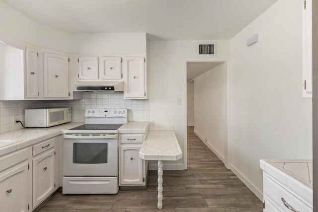 6631 N 12th Place, Phoenix, AZ 85014