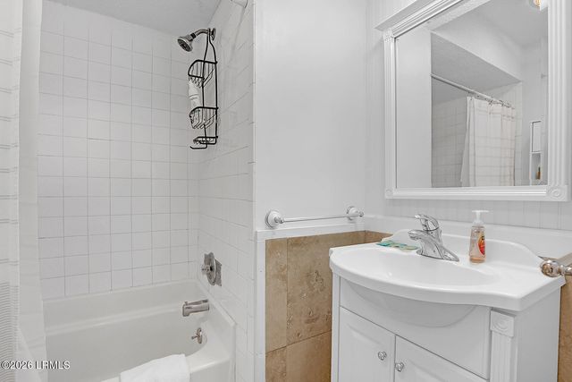 25 Deallyon Ave Apt 103, Hilton Head Island, SC 29928