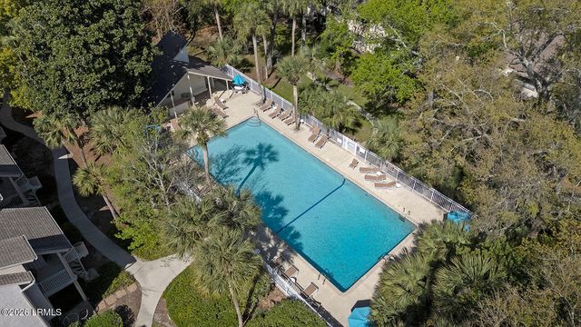 25 Deallyon Ave Apt 103, Hilton Head Island, SC 29928