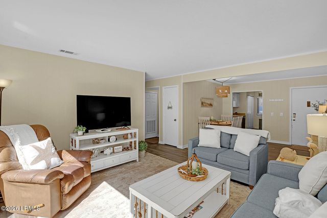 25 Deallyon Ave Apt 103, Hilton Head Island, SC 29928