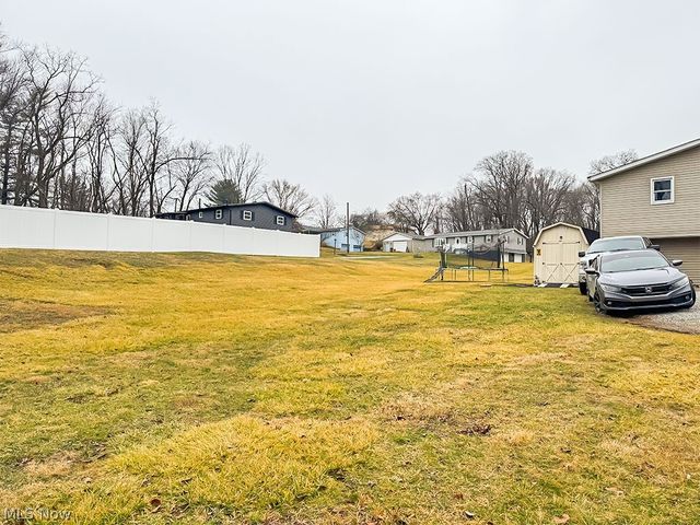 2140 Potts Lane, Zanesville, OH 43701