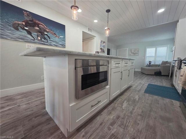 4006 SE 20th PL 4, Cape Coral, FL 33904