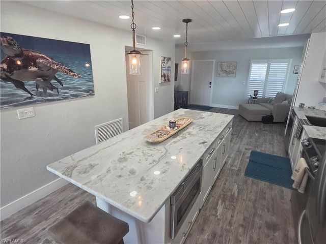 4006 SE 20th PL 4, Cape Coral, FL 33904