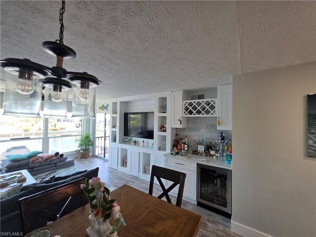 4006 SE 20th PL 4, Cape Coral, FL 33904