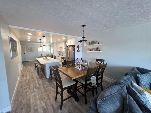 4006 SE 20th PL 4, Cape Coral, FL 33904