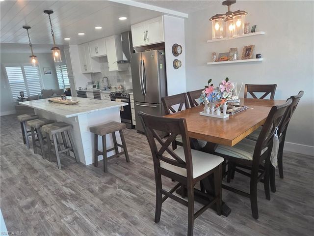 4006 SE 20th PL 4, Cape Coral, FL 33904