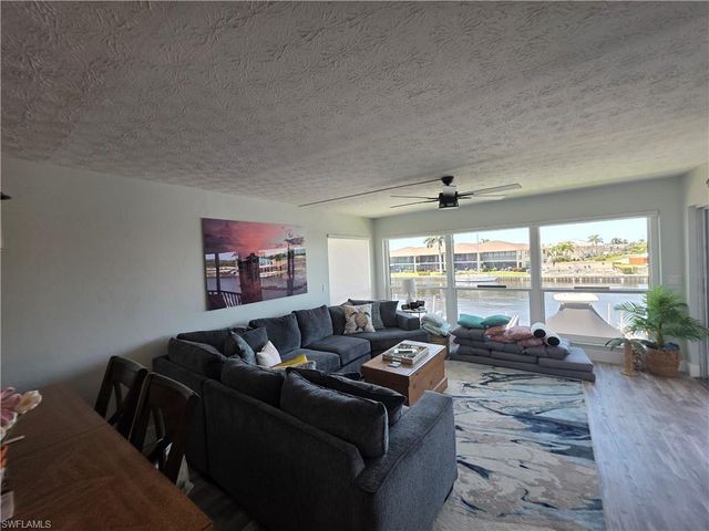 4006 SE 20th PL 4, Cape Coral, FL 33904