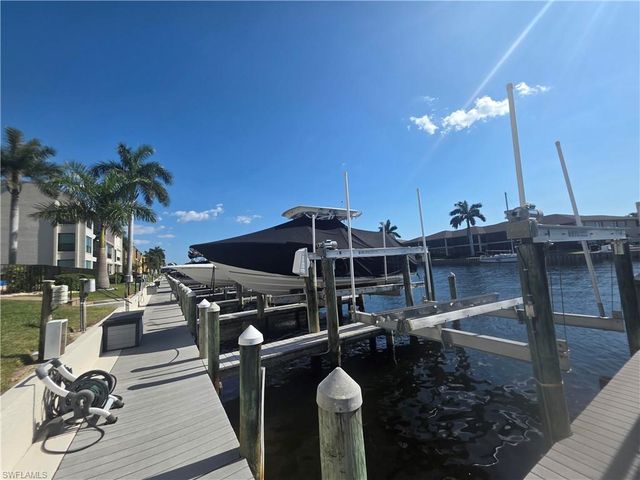 4006 SE 20th PL 4, Cape Coral, FL 33904