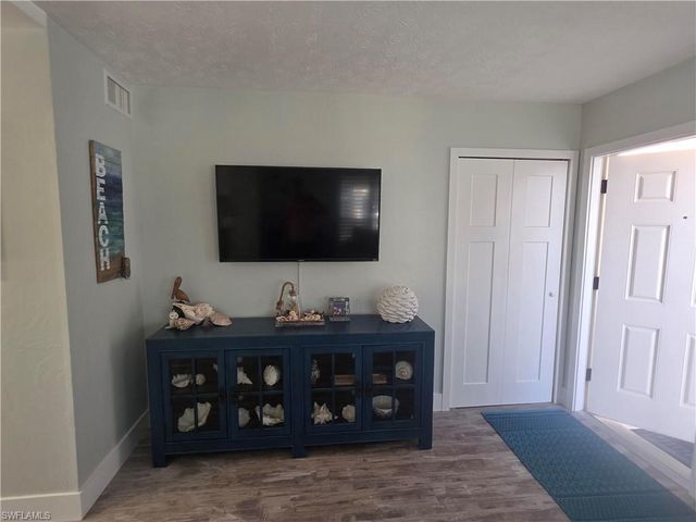 4006 SE 20th PL 4, Cape Coral, FL 33904