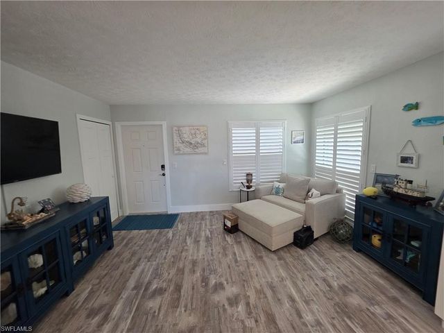 4006 SE 20th PL 4, Cape Coral, FL 33904