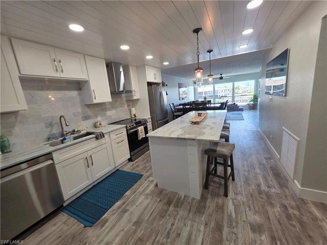 4006 SE 20th PL 4, Cape Coral, FL 33904