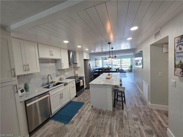 4006 SE 20th PL 4, Cape Coral, FL 33904