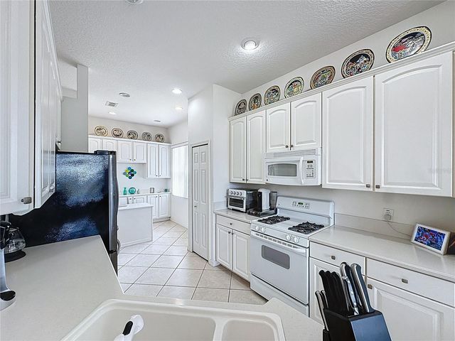 146 CREPE MYRTLE DRIVE, Groveland, FL 34736