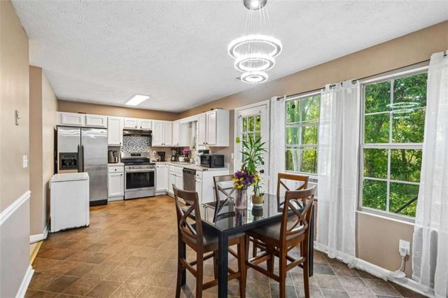 541 Melrose Drive, Forest Park, GA 30297
