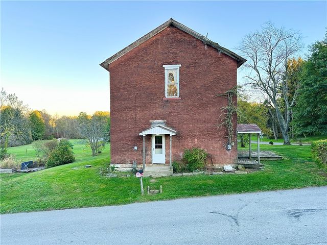 118 Firehall Rd, Slippery Rock Twp, PA 16101