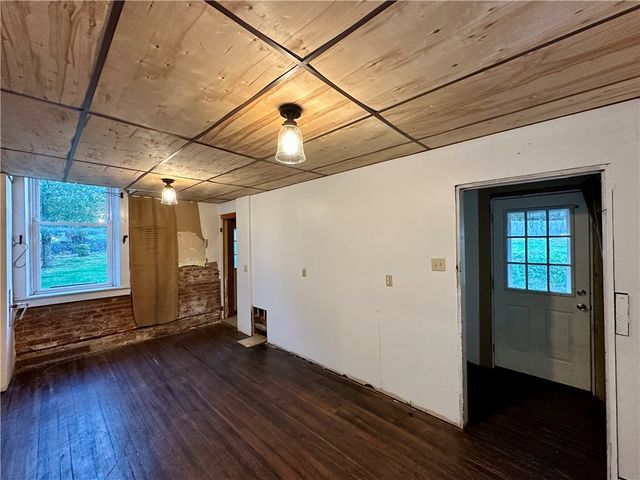 118 Firehall Rd, Slippery Rock Twp, PA 16101