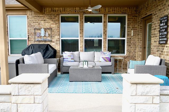 308 Hanging Star LN, Georgetown, TX 78633