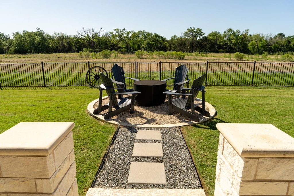 308 Hanging Star LN, Georgetown, TX 78633