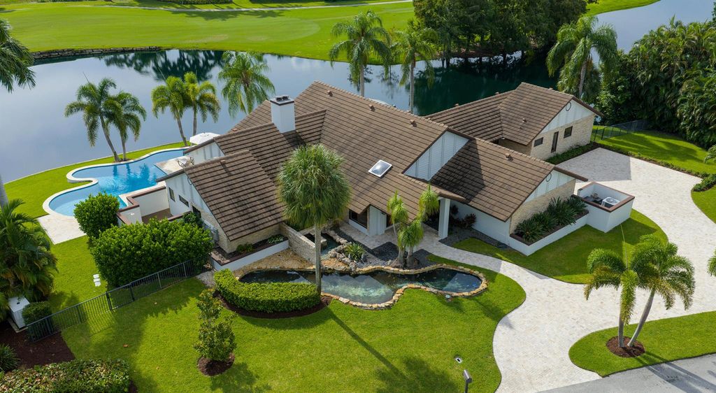 910 Greensward Lane, Delray Beach, FL 33445