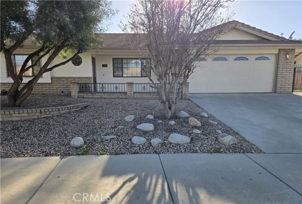 727 Chardonnay Place, Hemet, CA 92544