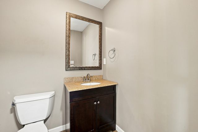 71 Nichols St, Holden, MA 01522