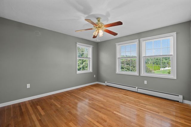 71 Nichols St, Holden, MA 01522