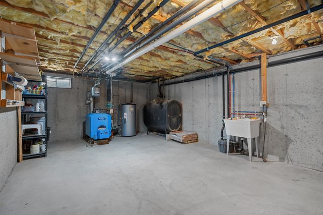 71 Nichols St, Holden, MA 01522