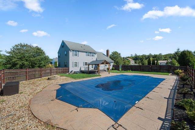 71 Nichols St, Holden, MA 01522