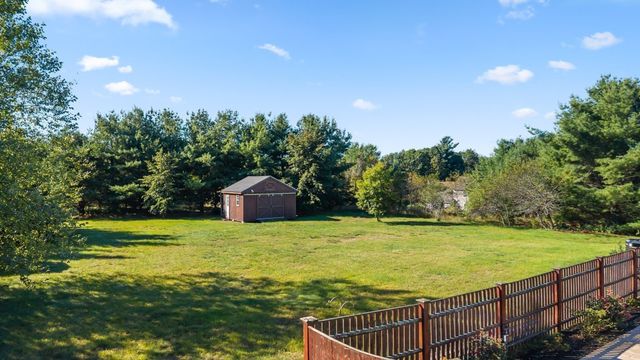 71 Nichols St, Holden, MA 01522