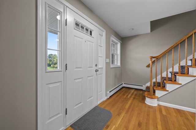 71 Nichols St, Holden, MA 01522